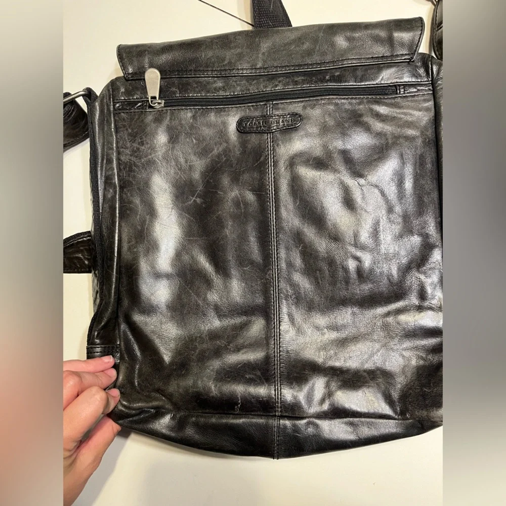 Fossil Brand large leather messenger bag